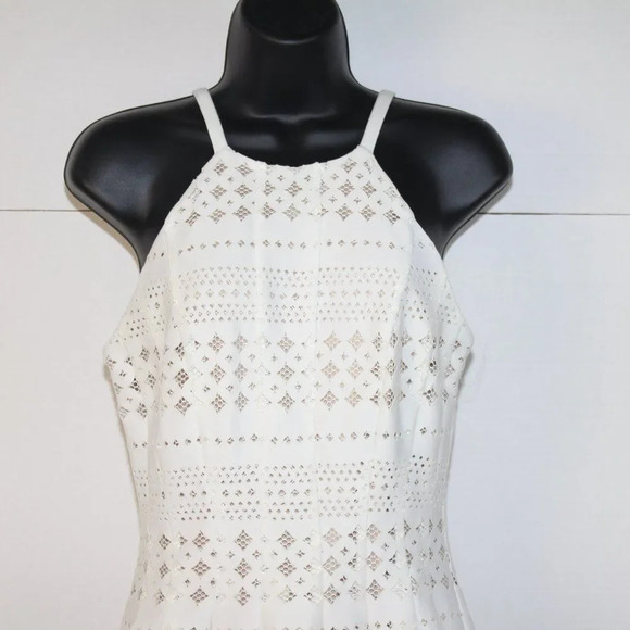 Eliza J - Picture 2 of 10